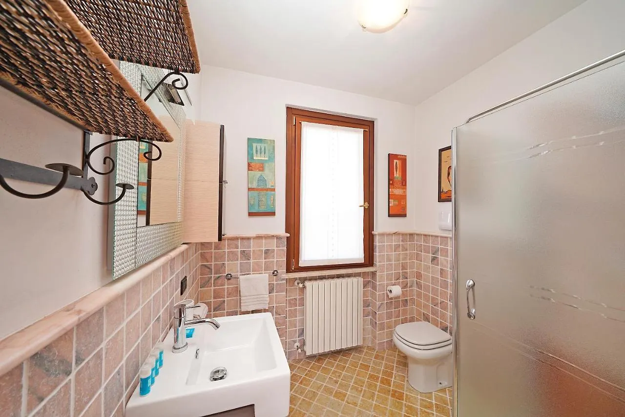 Villa Riai Moniga del Garda 0*,
