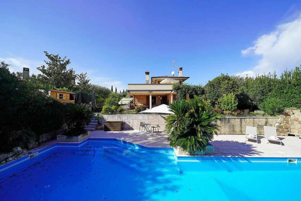 Villa Riai Moniga del Garda 0*,  Italy